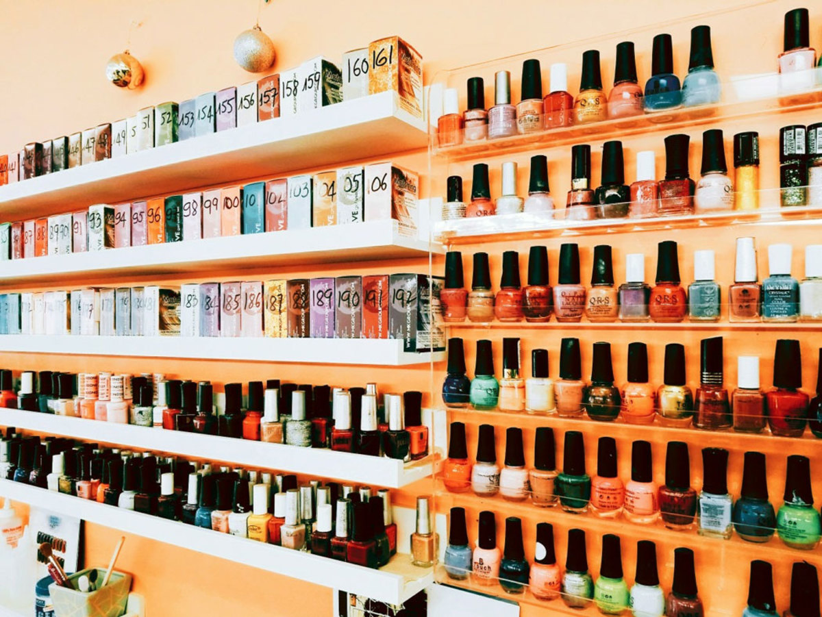 Rubi Nails & Shreeji Beauty Salon, acrcyclic nails near me, beauty service